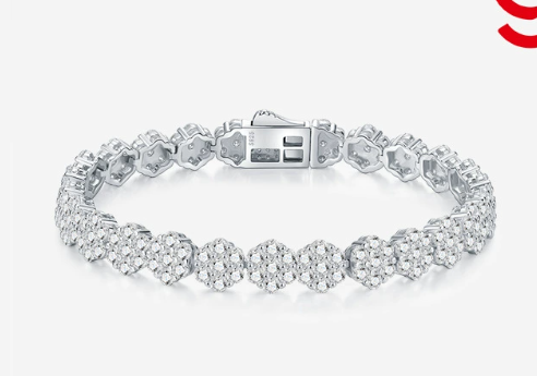 New fashionable silver bracelet with full diamond embellishment, elegant and sophisticated, non-fading moissanite, luxurious and high-end version.